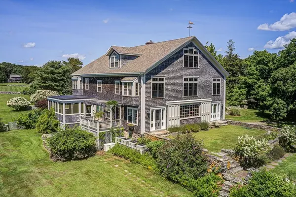 73 Brayton Point Rd, Westport, MA 02790