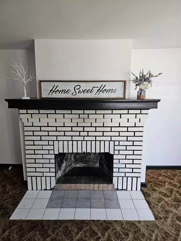 Ludlow, MA 01056,176-178 Cady St