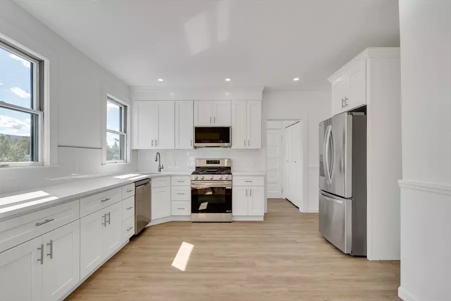 25 Magoun St #3, Cambridge, MA 02140