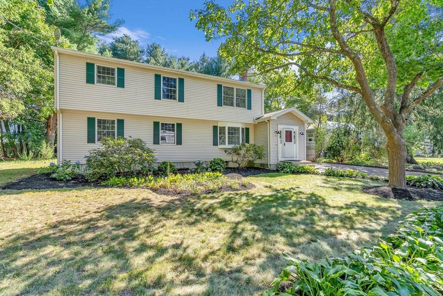 35 Arrowhead Road, Concord, MA 01742