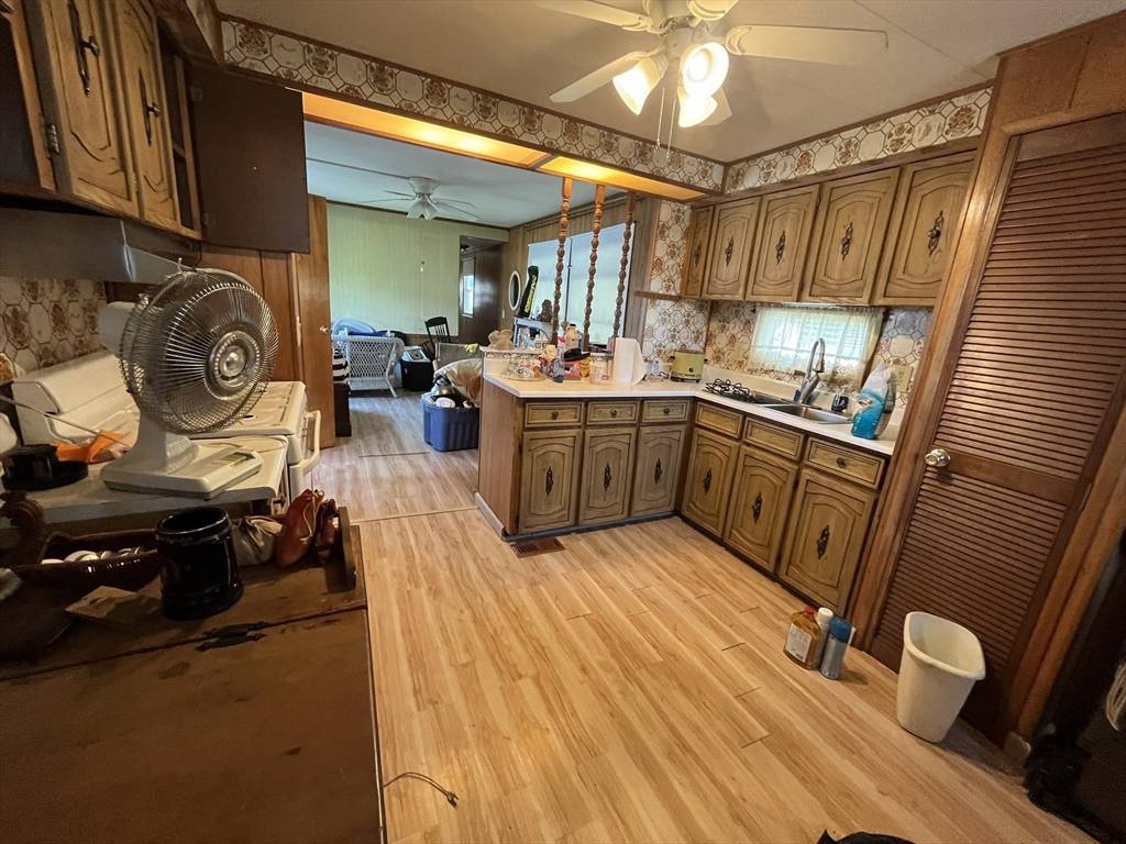 Hatfield, MA 01088,139 West Street #5