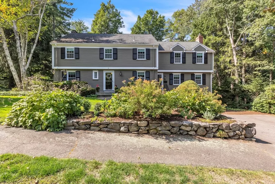 15 Swarthmore Rd, Wellesley, MA 02482