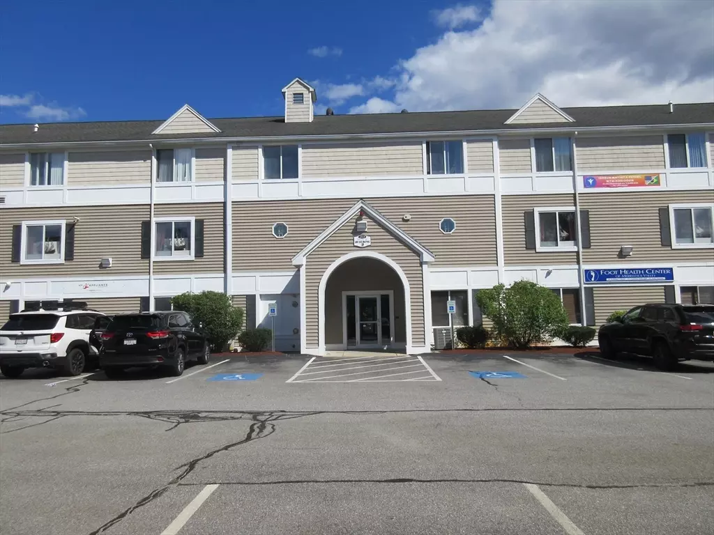 Tewksbury, MA 01876,1565 Main St #202