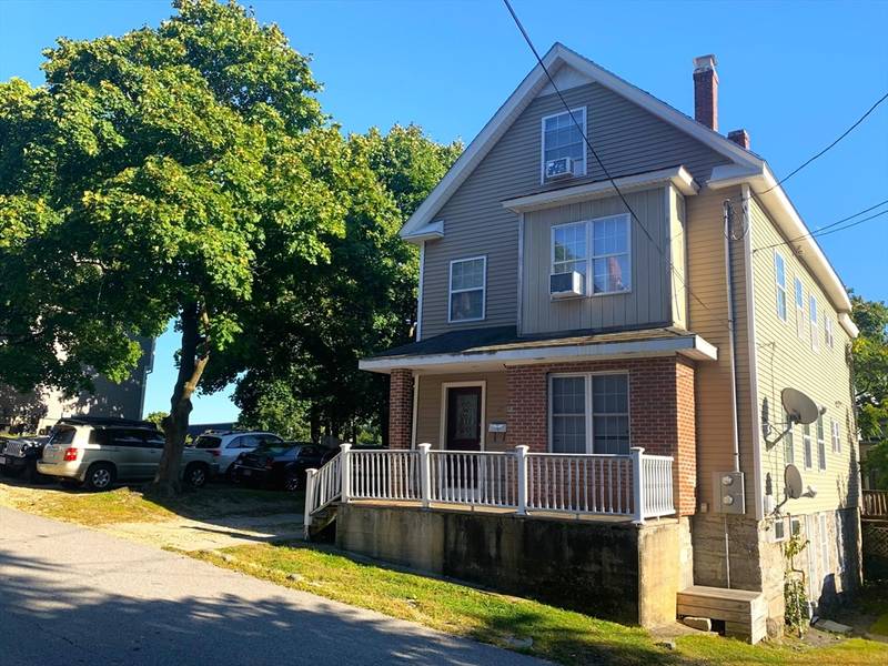 17 Pine Hill Street, Lowell, MA 01852