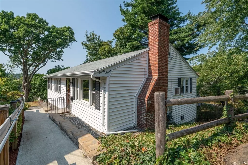 Arlington, MA 02474,27 Jeffrey Rd