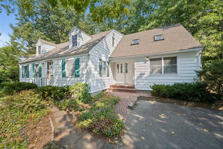 80 Holly Hill Circle, Weymouth, MA 02190