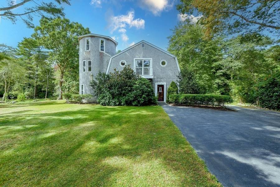 24 Brandt Beach Ave, Mattapoisett, MA 02739