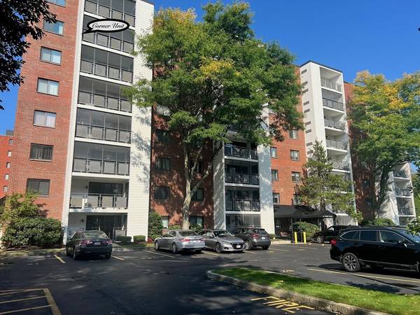 12 9th St #707, Medford, MA 02155