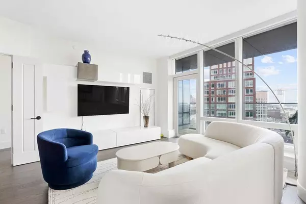Boston, MA 02116,430 Stuart St #25H