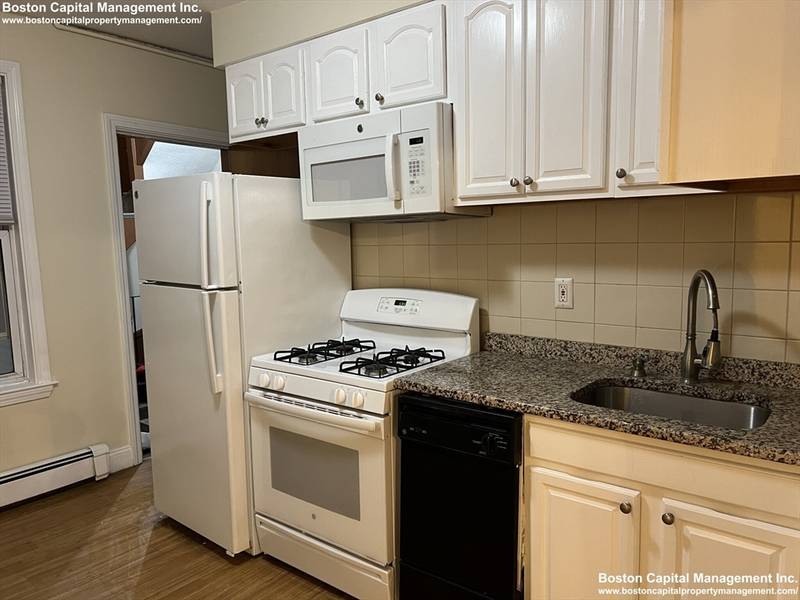 82 Hampshire St #3, Cambridge, MA 02139