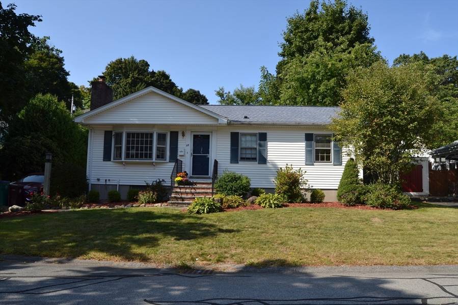 55 Belvidere Cir, Lowell, MA 01852