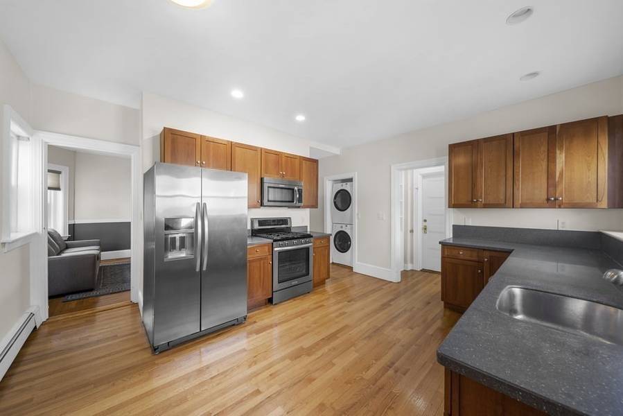 689 Washington Street #2, Brookline, MA 02446