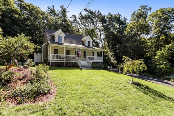 Bourne, MA 02532,15 Cypress St