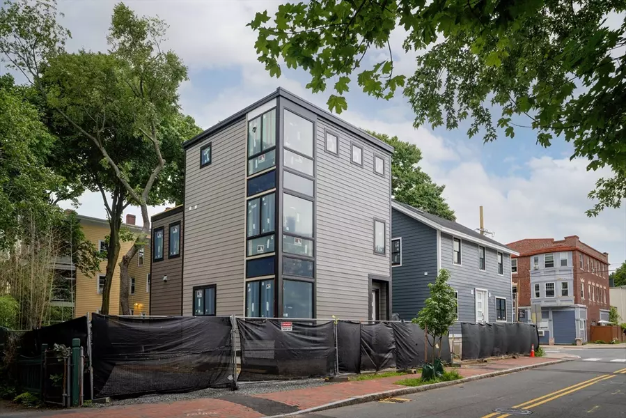 490 Putnam Aveue #490, Cambridge, MA 02139