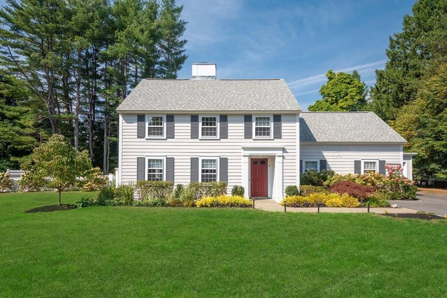 86 Whittemore St, Concord, MA 01742