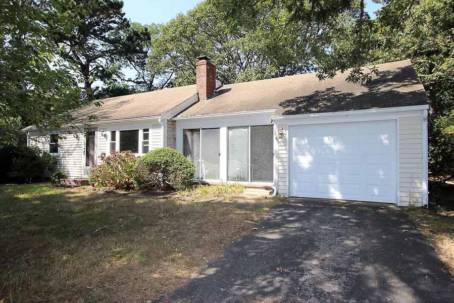 6 Beach Plum Cir, Harwich, MA 02645