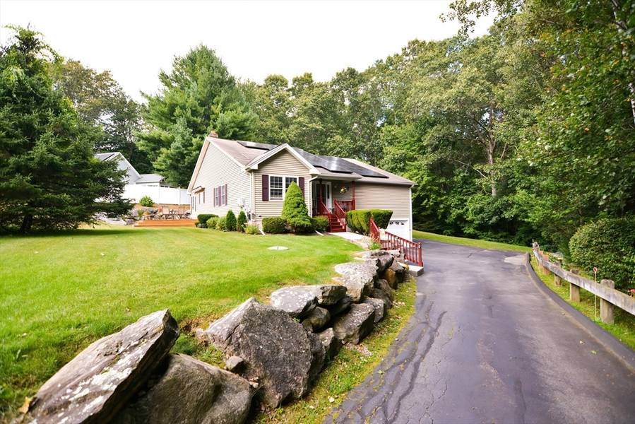 10 Deerfield Cir, Auburn, MA 01501