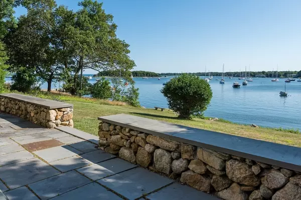 Marion, MA 02738,99 Allens Point Rd