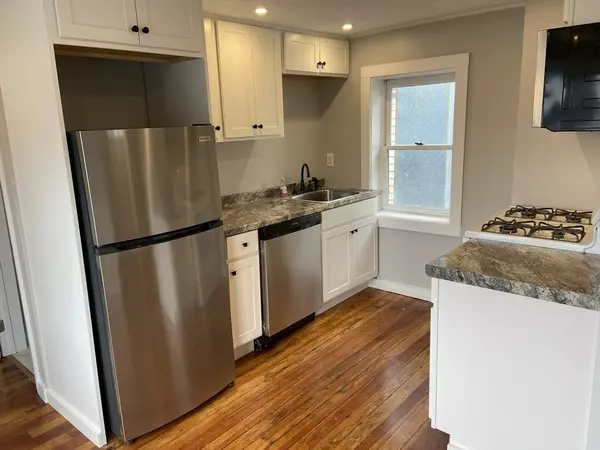 46 Court St #3, Plymouth, MA 02360