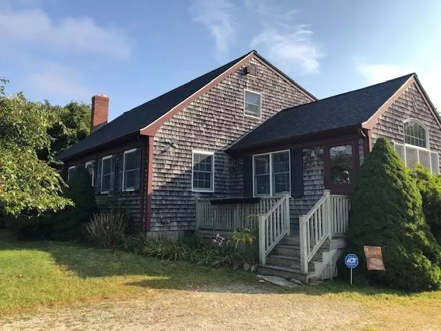 663 Tucker Rd, Dartmouth, MA 02747