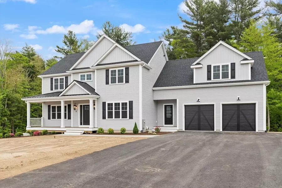 8 Goodwin Dr, Foxboro, MA 02035