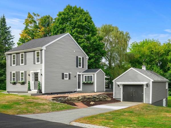 4 Crane Neck St, West Newbury, MA 01985