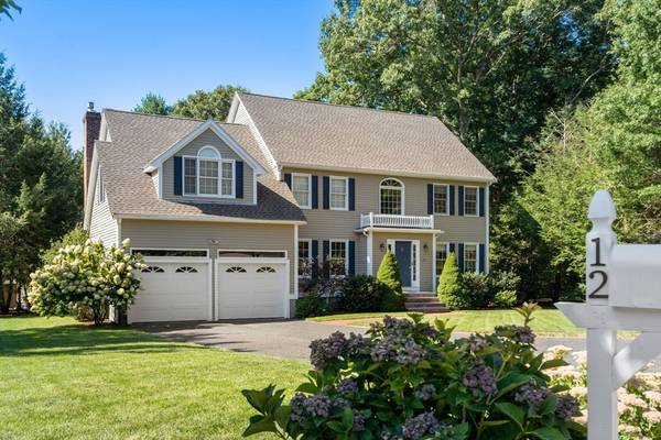 12 Newport, Medfield, MA 02052