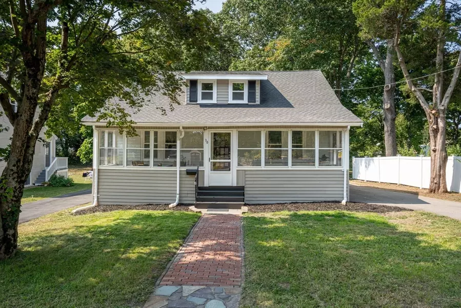 30 Pierce Rd, Weymouth, MA 02188