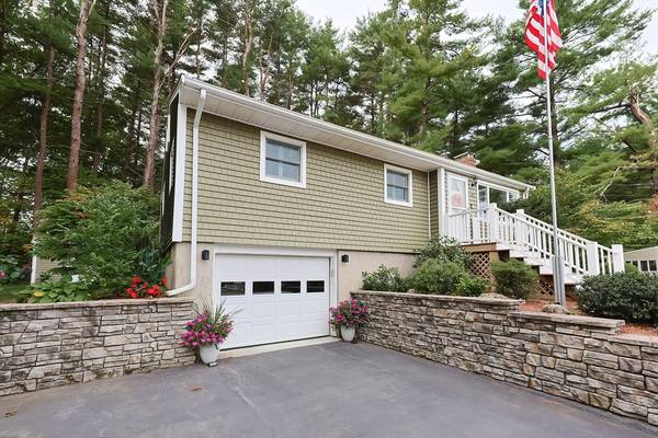 Franklin, MA 02038,464 Coronation Dr