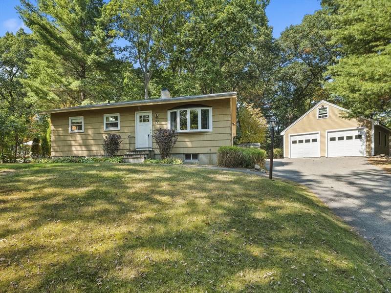 33 Linden Cir, Georgetown, MA 01833