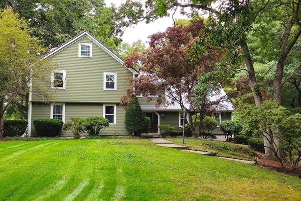 21 Overlook Drive, Tewksbury, MA 01876