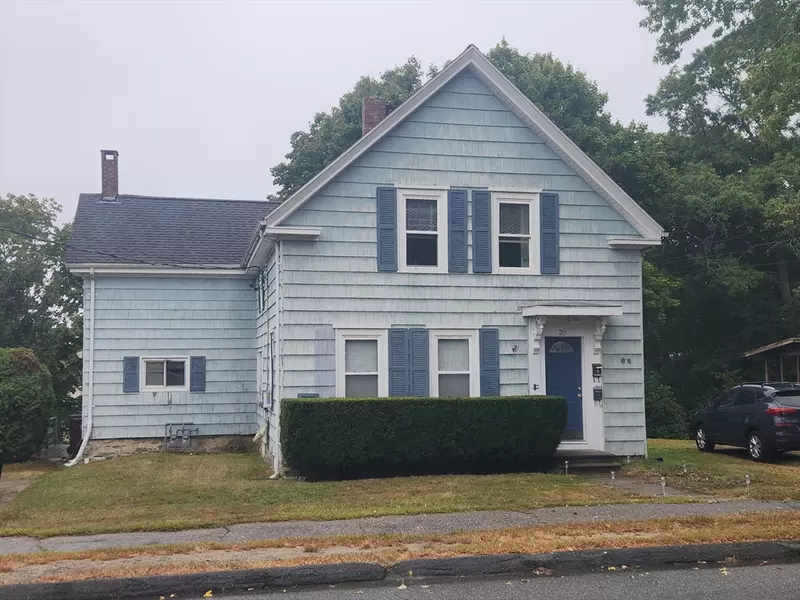 20 Everett St, Middleboro, MA 02346