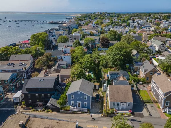 Provincetown, MA 02657,4 Carver Street