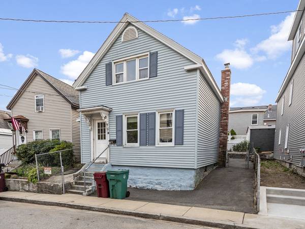 15 Floyd Street, Lowell, MA 01852