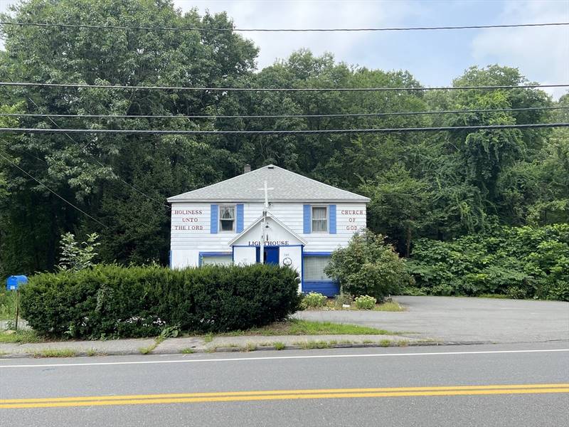 107 Whalom Rd, Lunenburg, MA 01462