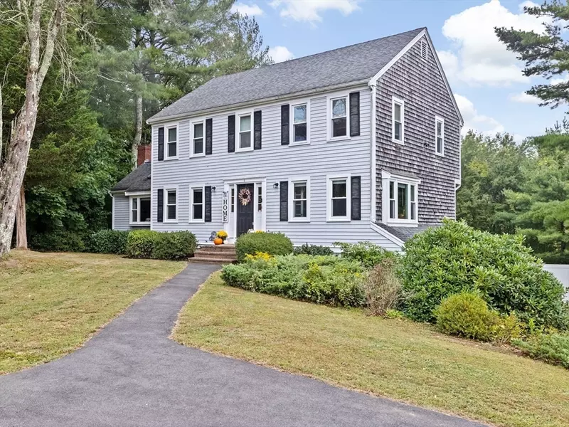 4 Palmer Rd, Plympton, MA 02367