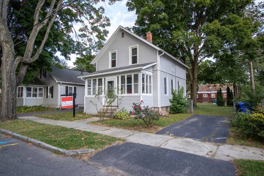 27 Ontario St, Springfield, MA 01104