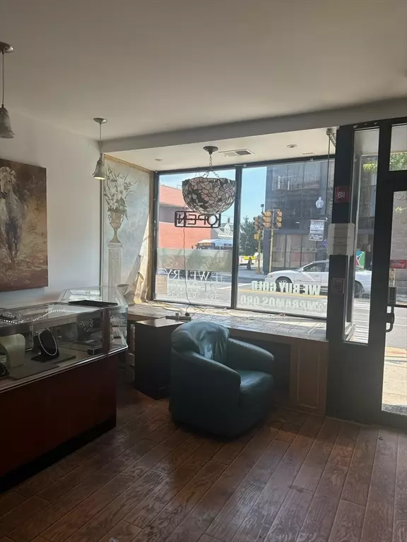 Revere, MA 02151,398 Broadway