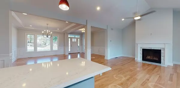 Seekonk, MA 02771,660 Pine St