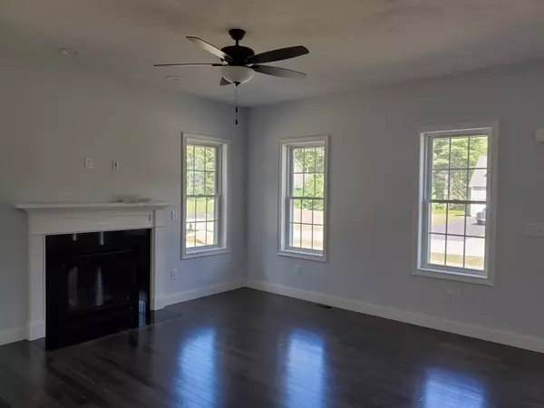 Uxbridge, MA 01569,133 Elm St