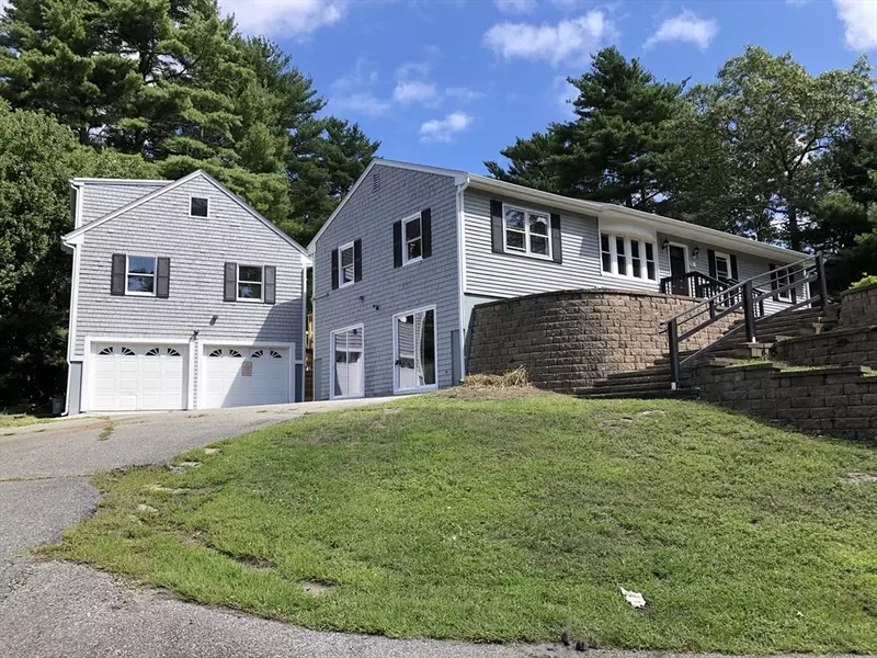 18 Howard Dr, Plymouth, MA 02360