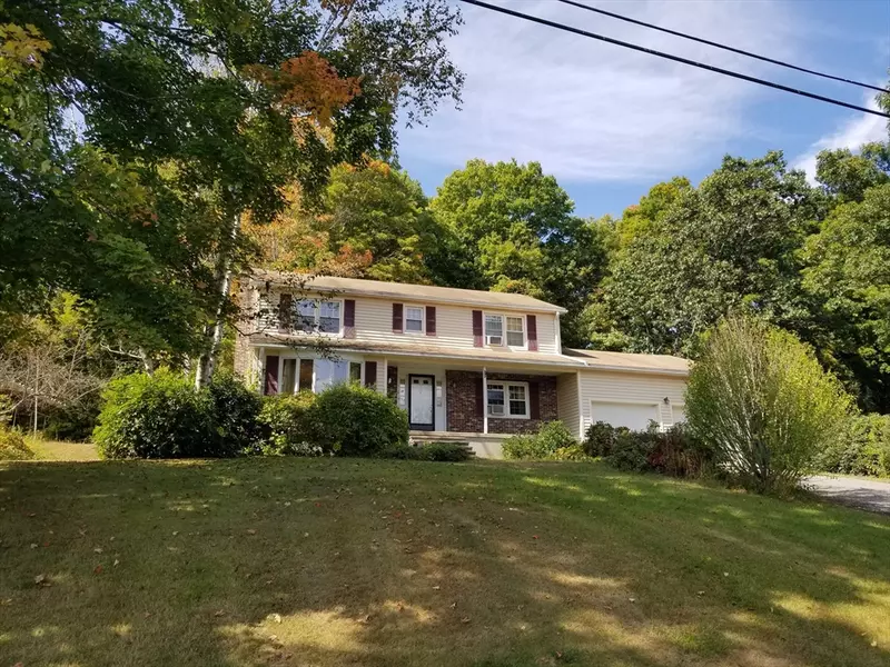 40 Berkshire Dr, Ware, MA 01082