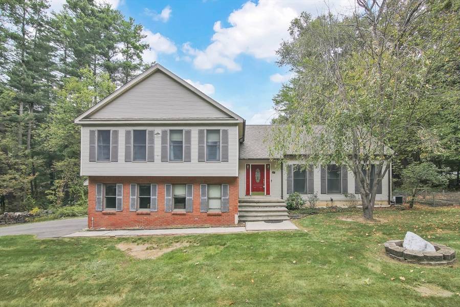 16 Hemingway Rd, Wilbraham, MA 01095