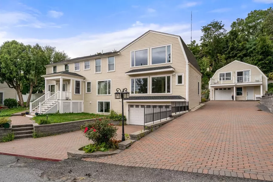 27 Hamilton Place, Needham, MA 02494