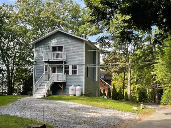 2 Water St,  Sandown,  NH 03873