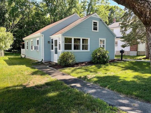 20 Pinevale Ave, Reading, MA 01867