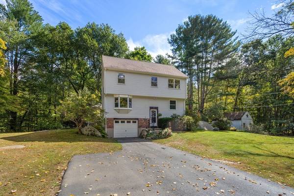 79 Fowler St, Upton, MA 01568