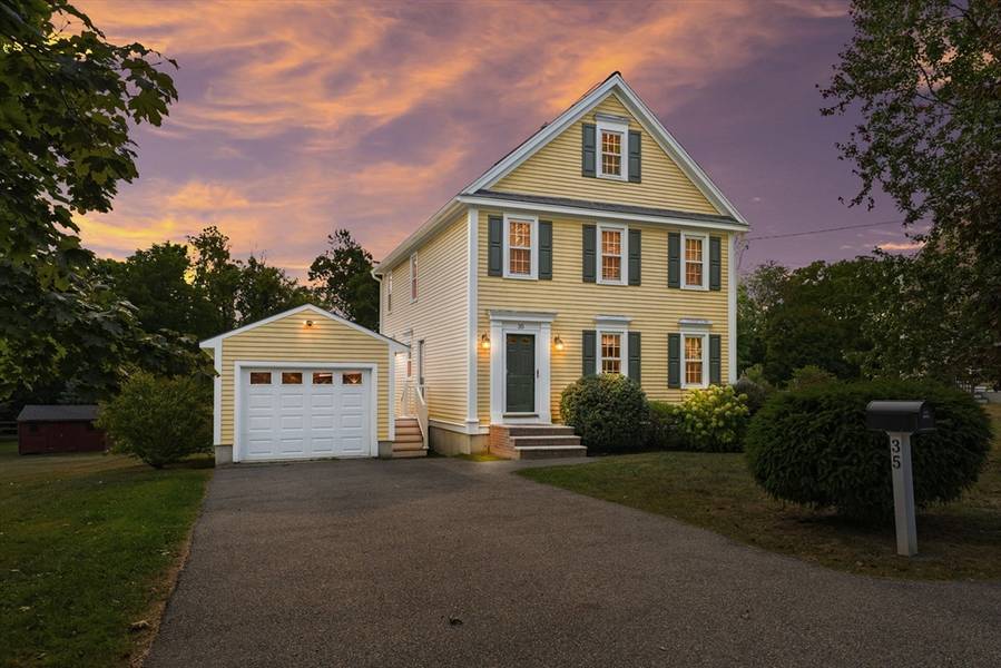 35 Oakland Street, Amesbury, MA 01913