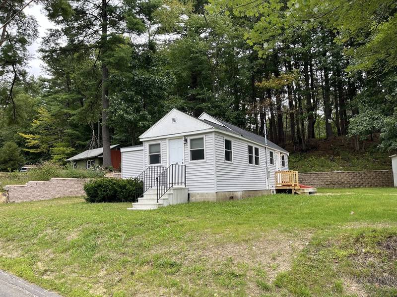 61 Acadia Rd, Gardner, MA 01440