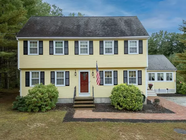 86 Turnpike Rd, Townsend, MA 01469